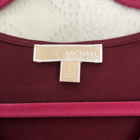 Sleeveless Burgundy Top - Picture 2 of 4